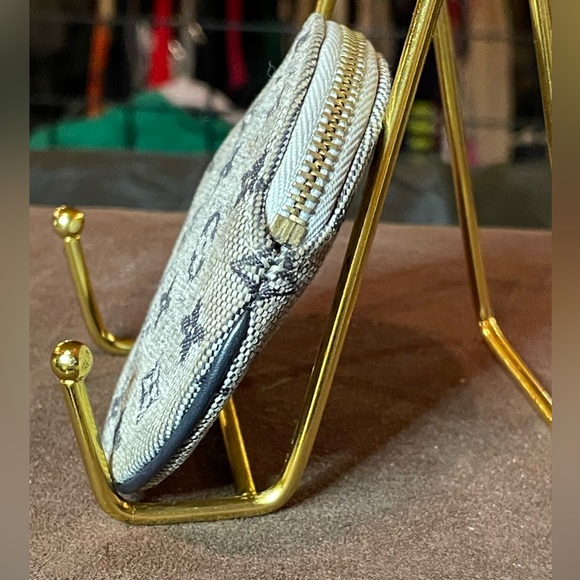 LV DENIM COIN PURSE - Picture 4 of 15